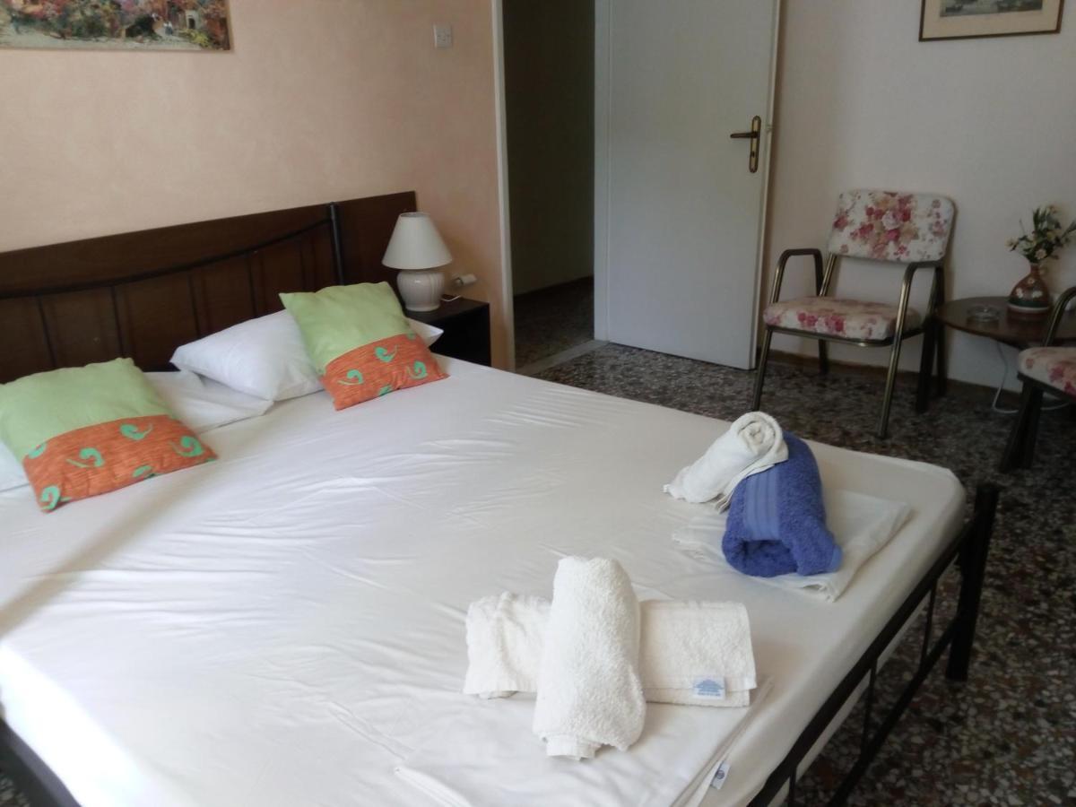 Kini Agnes Rooms מראה חיצוני תמונה
